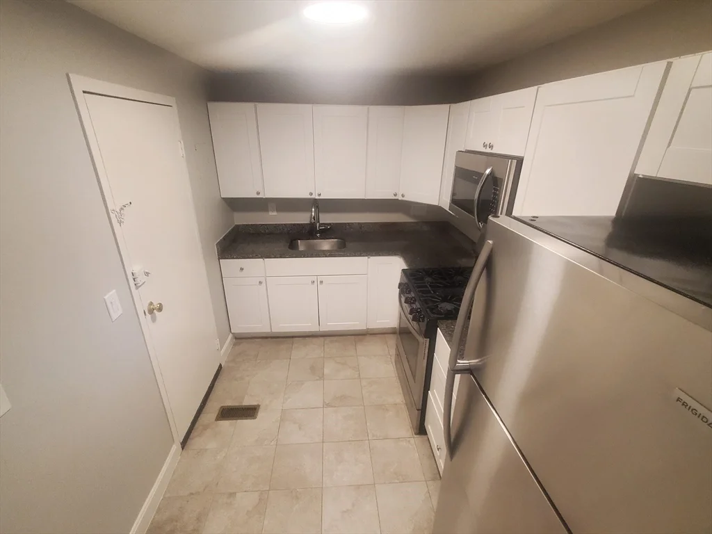 55 David Ter, Norwood