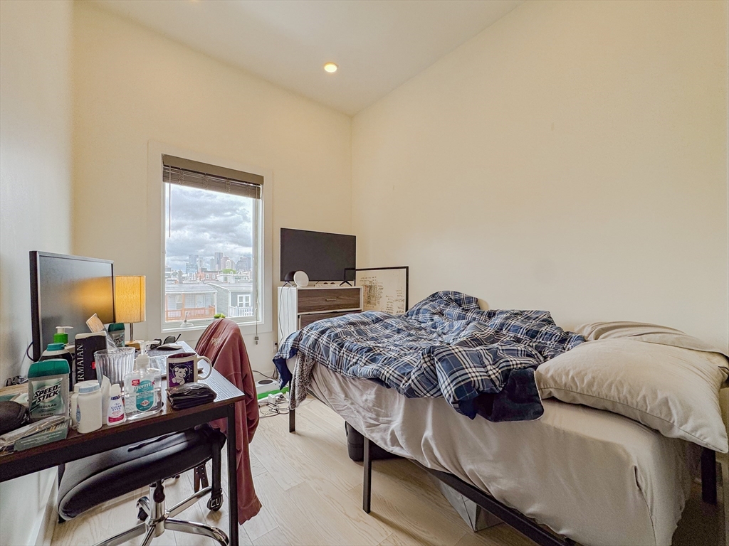 231 Maverick St, East Boston