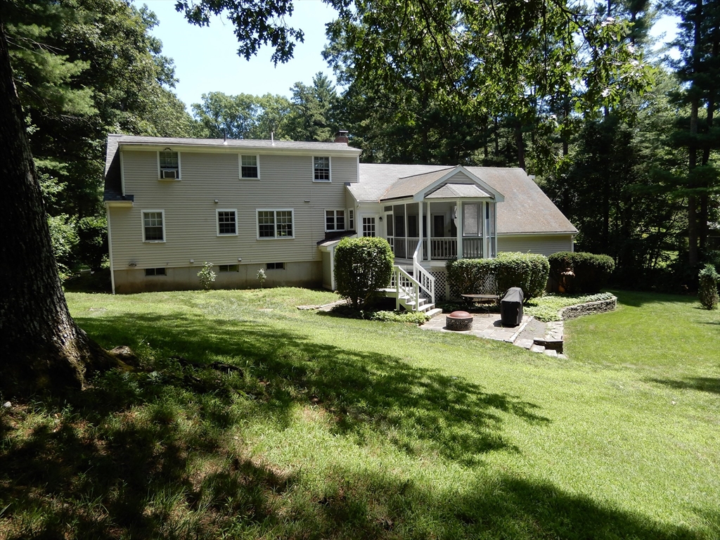 9 Fleetwood Dr, Norfolk