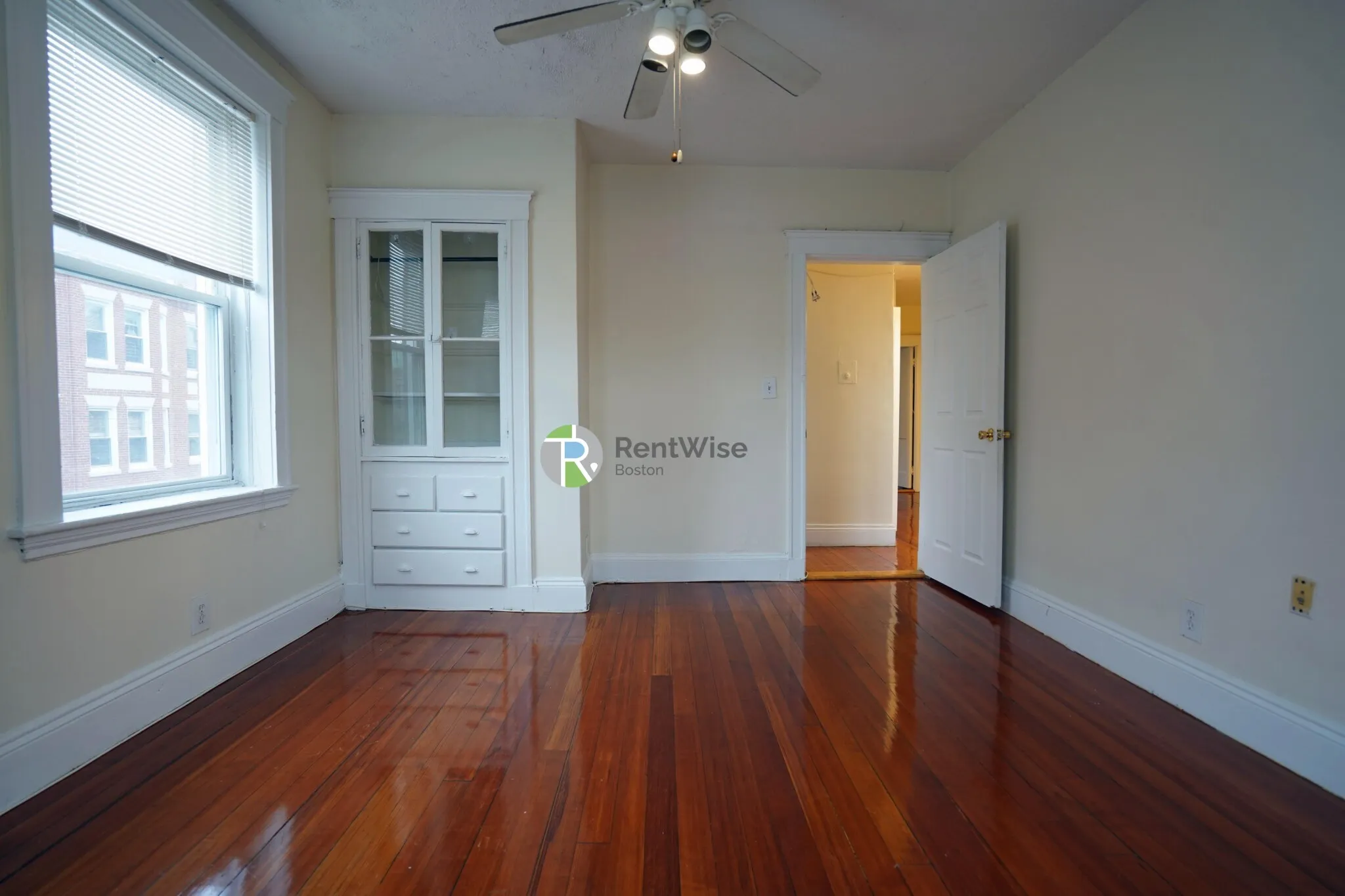 518 Cambridge St, Allston