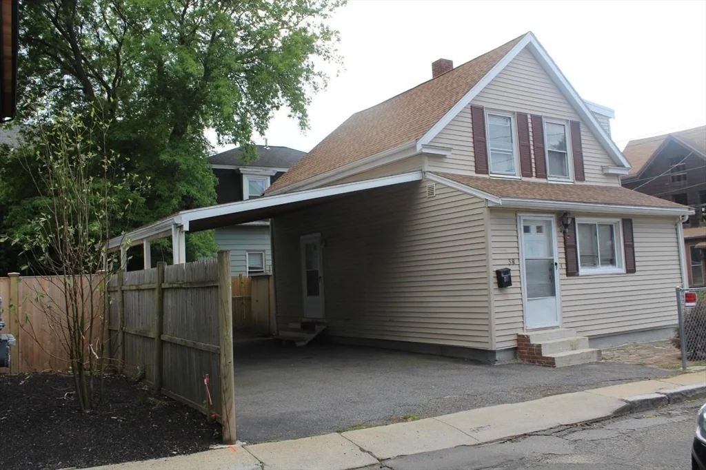38 Fisk Ave, Magoun Square
