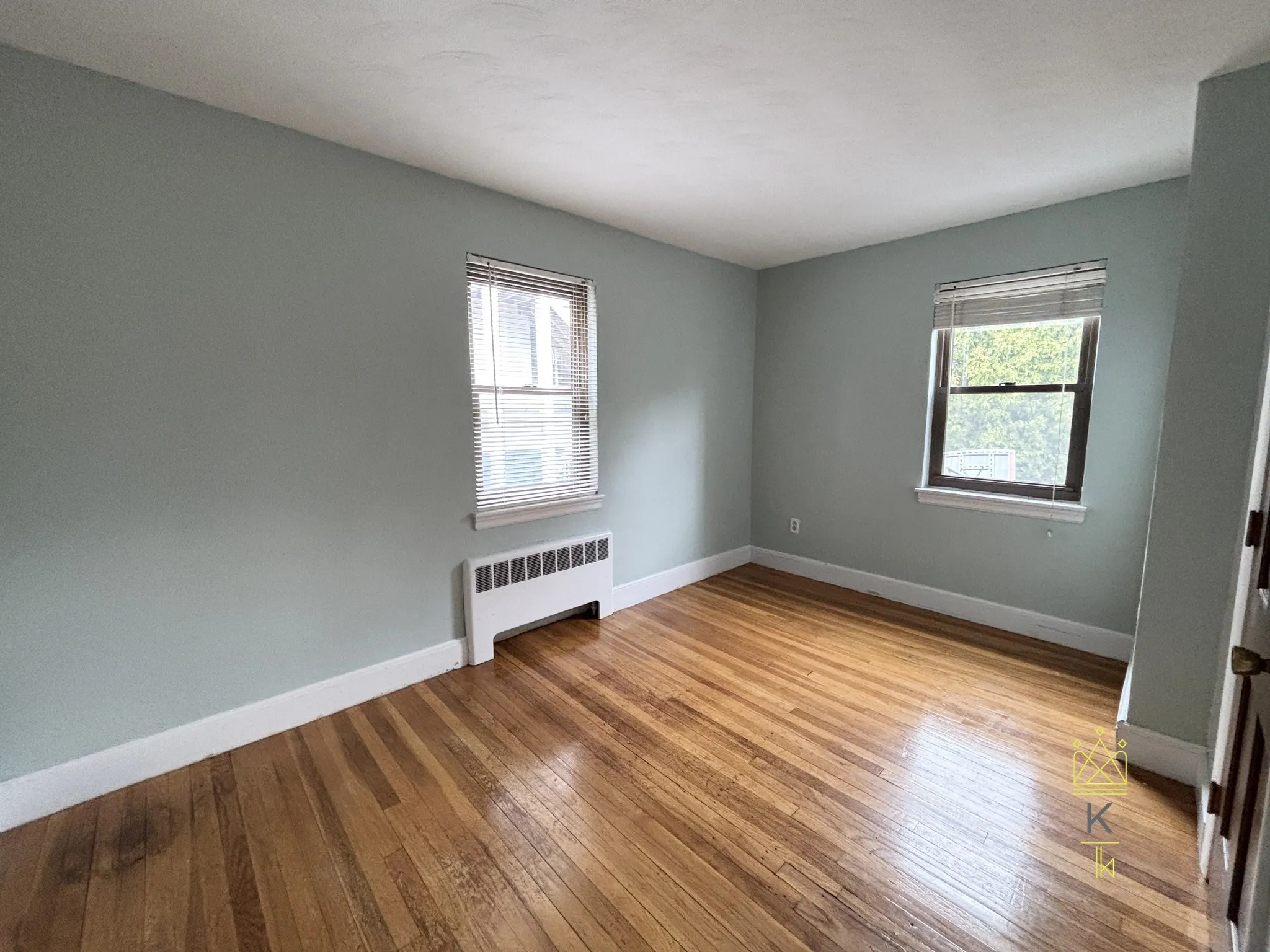 9 Reservoir Rd, Chestnut Hill