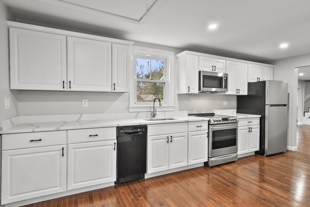 138 Walker Rd, Shirley