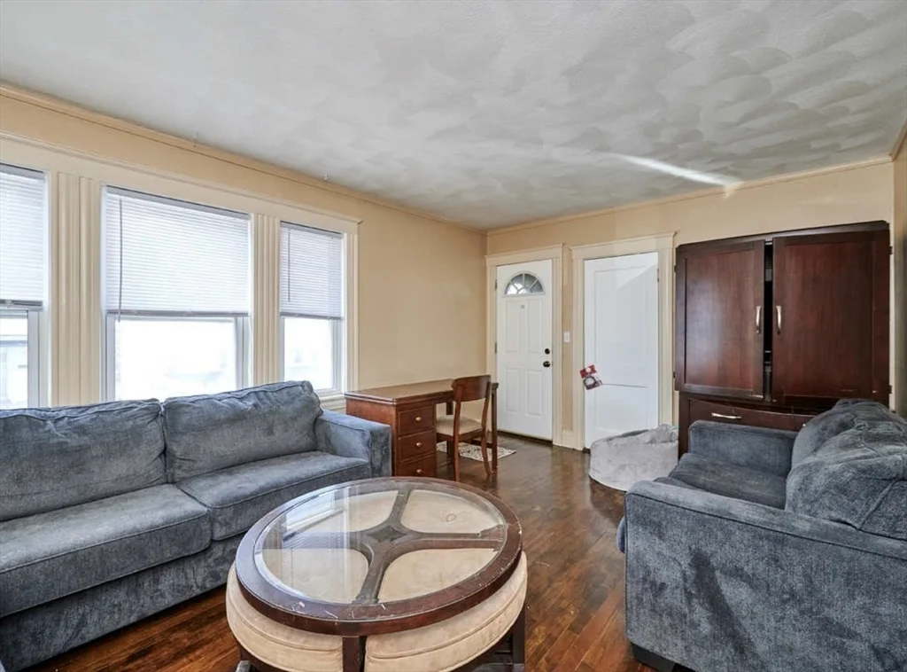 53 Fairfax St, West Somerville