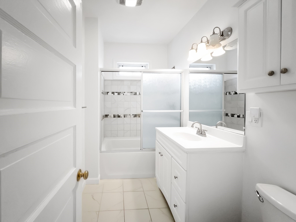 24 Montvale St, Roslindale