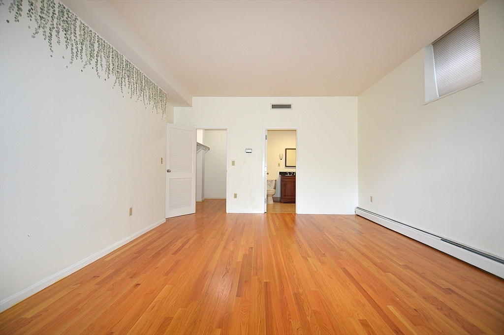 50 Winchester St, Coolidge Corner