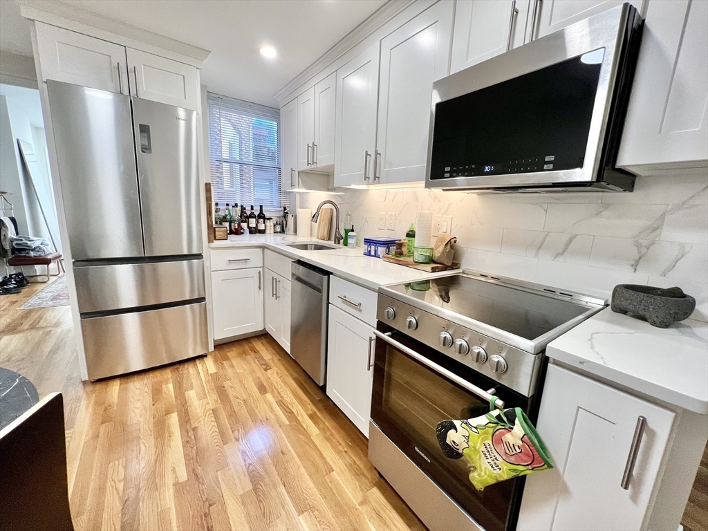 3 Garden Court St, North End