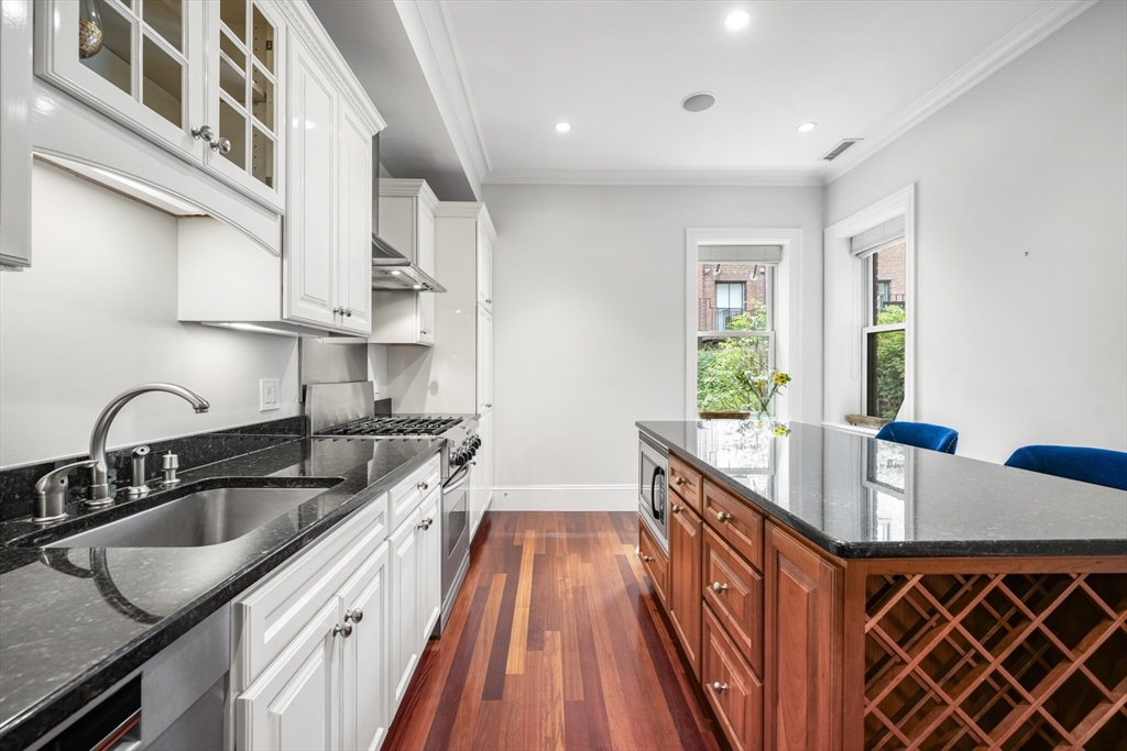 102 Myrtle St, Beacon Hill