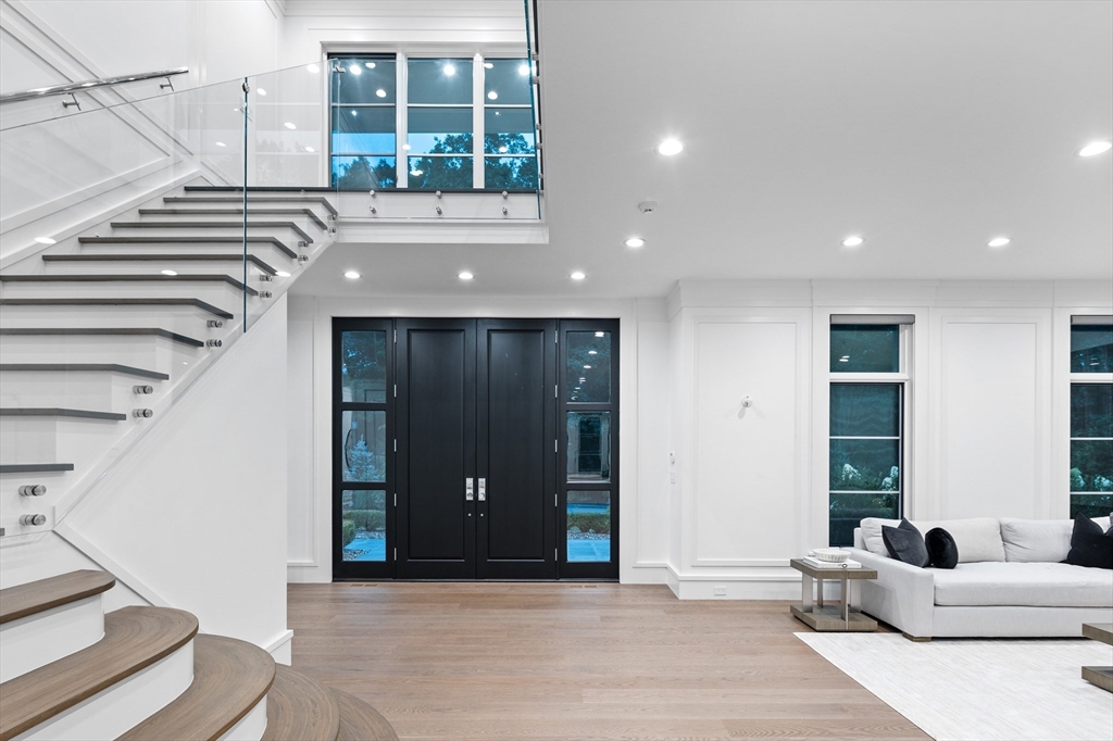 138 Woodland Rd, Brookline