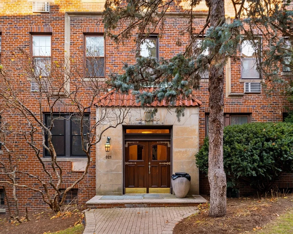 321 Tappan St, Aspinwall Hill