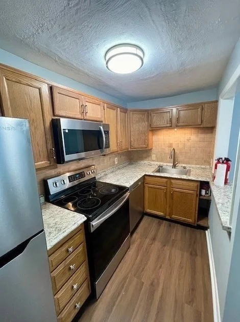 616 Boston Post Rd E, Marlborough