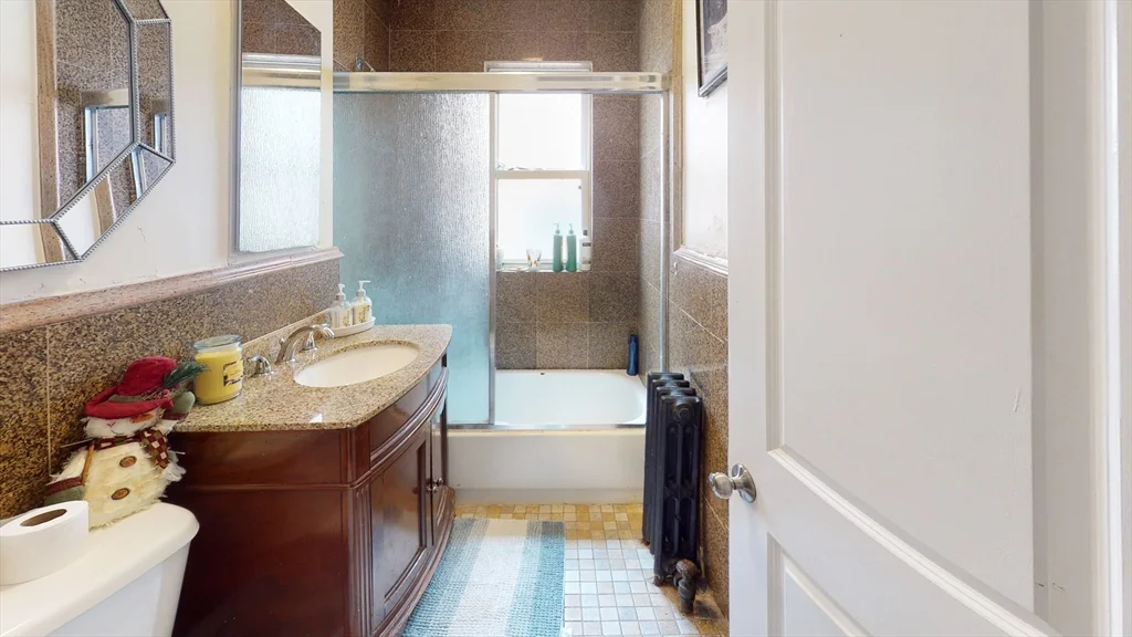 14 Davison, Hyde Park