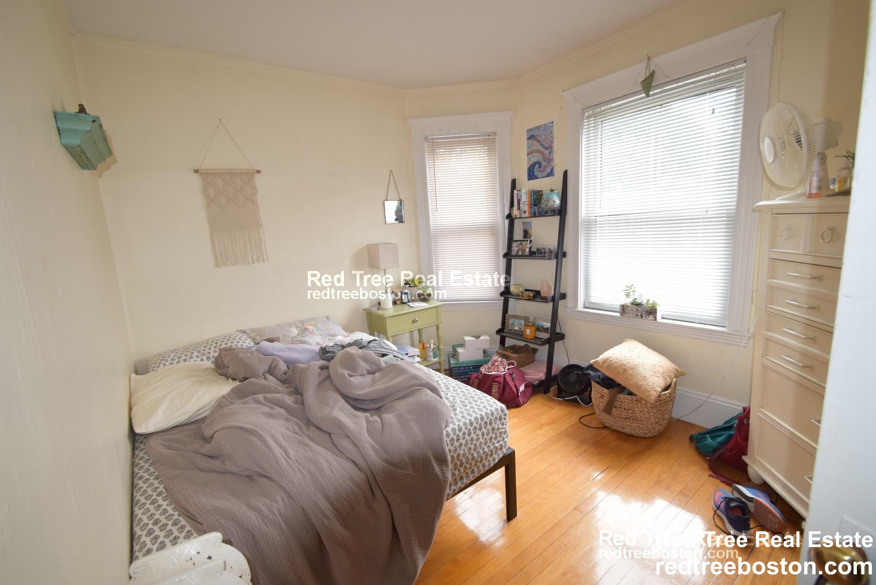 331 Faneuil St, Oak Square