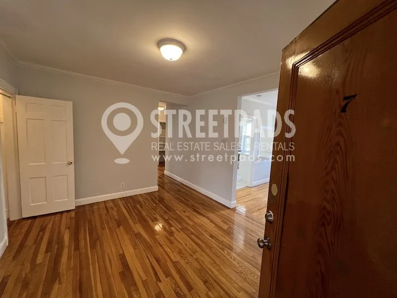 1163 Beacon St, Longwood