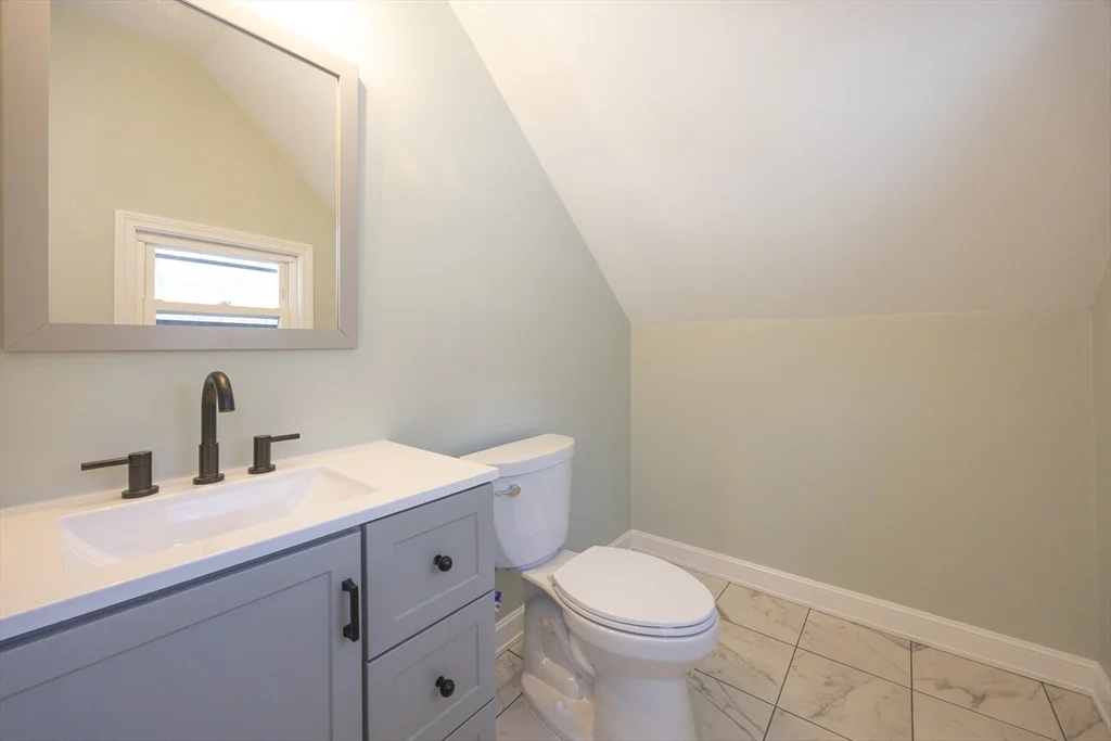 584 Mount Hope St, North Attleboro