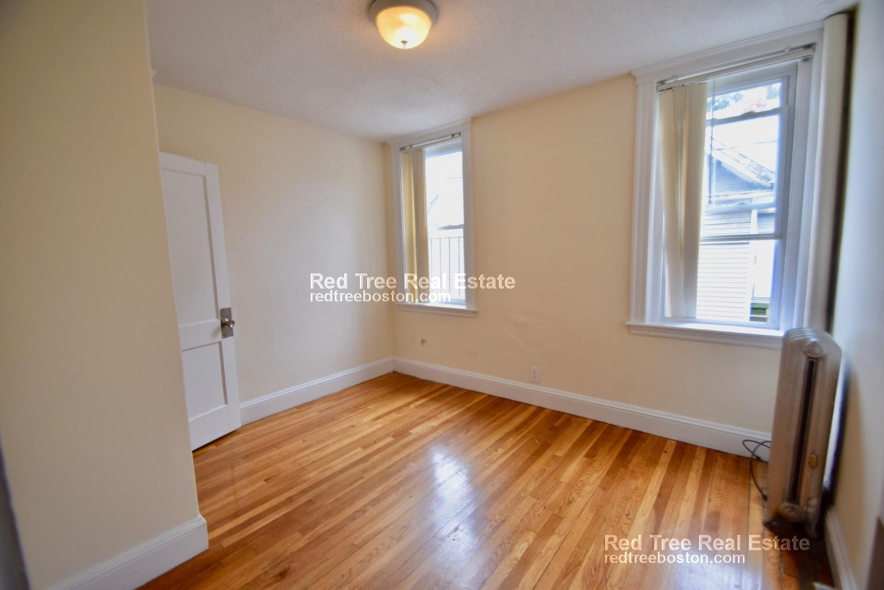 5 Barrows St, Allston