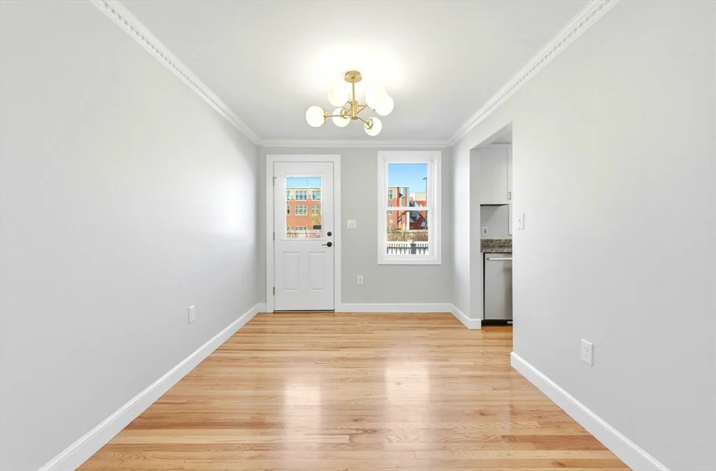 442 Main St, Charlestown