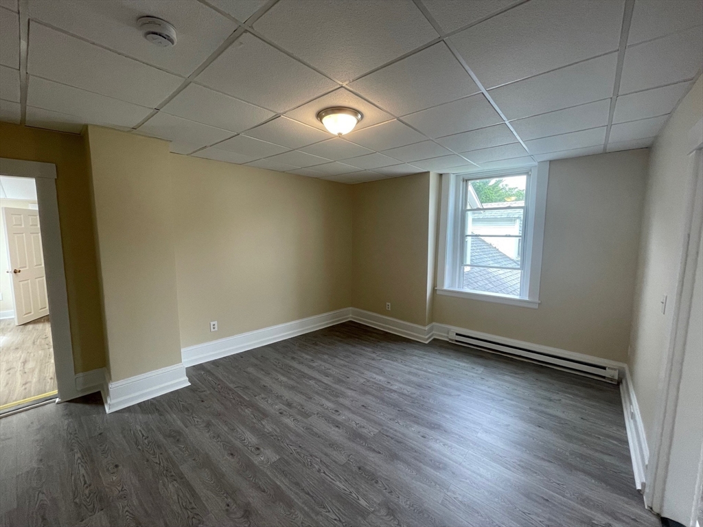 325 Main St, Douglas