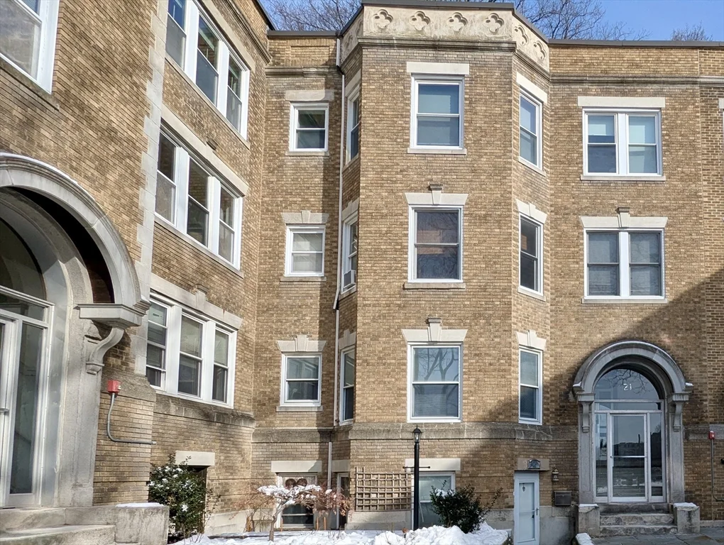 21 Westbourne Ter, Coolidge Corner