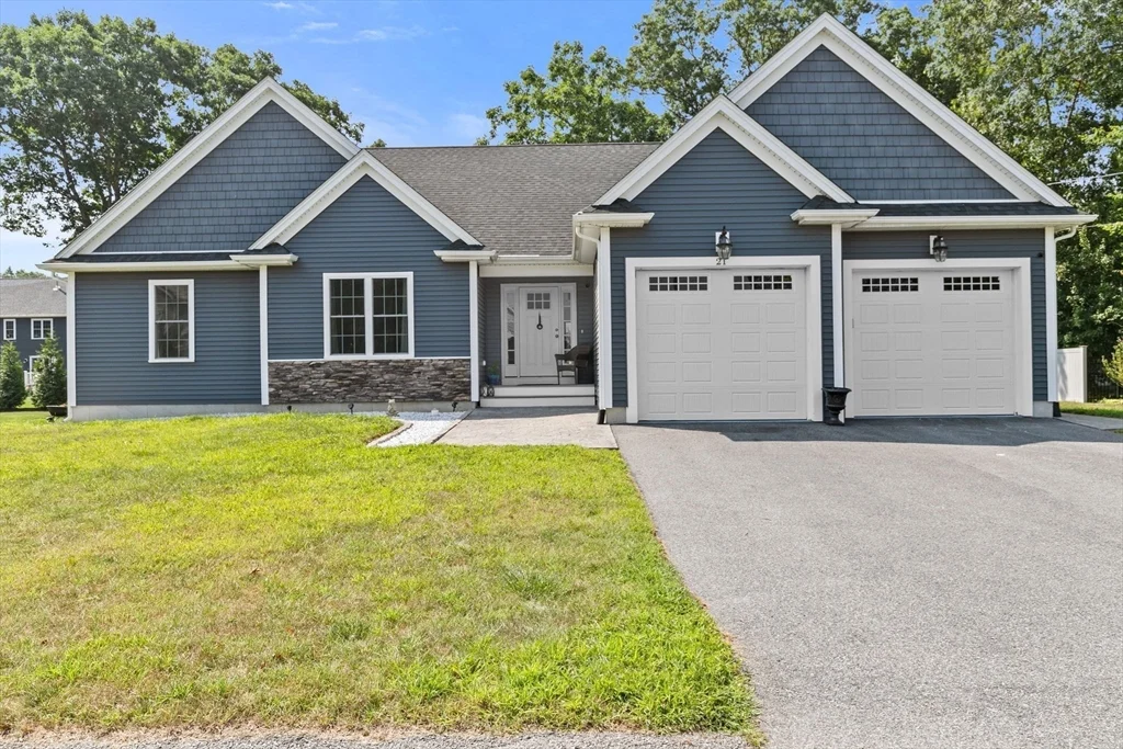 21 Pasture Brook Rd, Attleboro