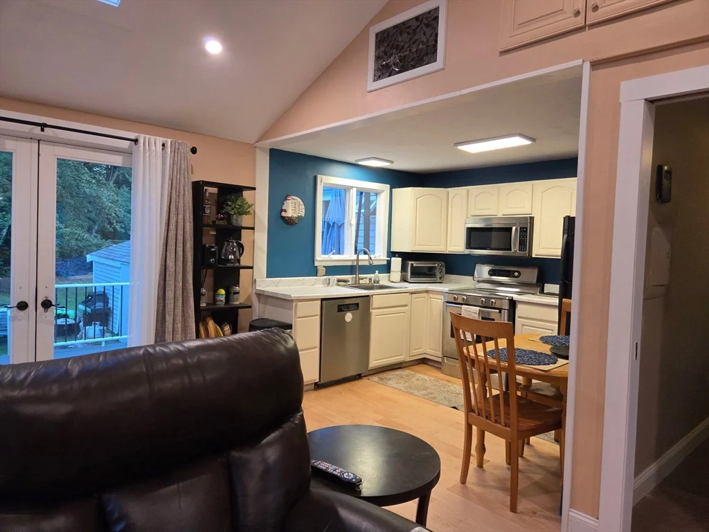 114 Old Oaken Bucket Rd, Norwell