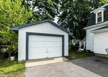 149 Grove St, Waltham
