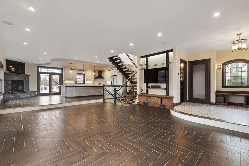 24 Elm, Dedham