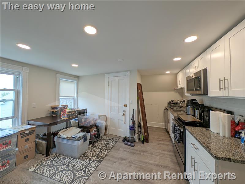 489 Main St, Magoun Square