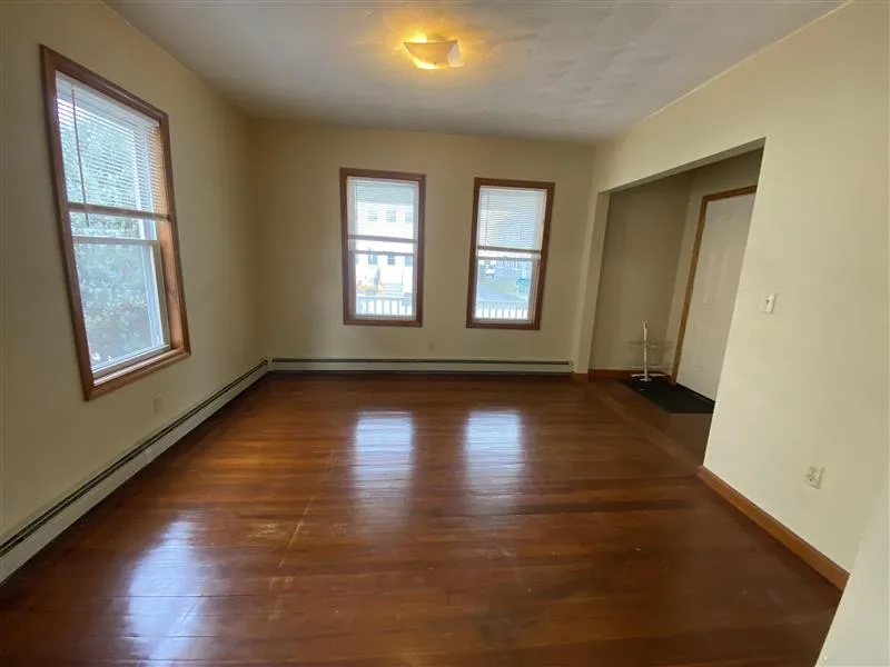 64 Paris St, Medford