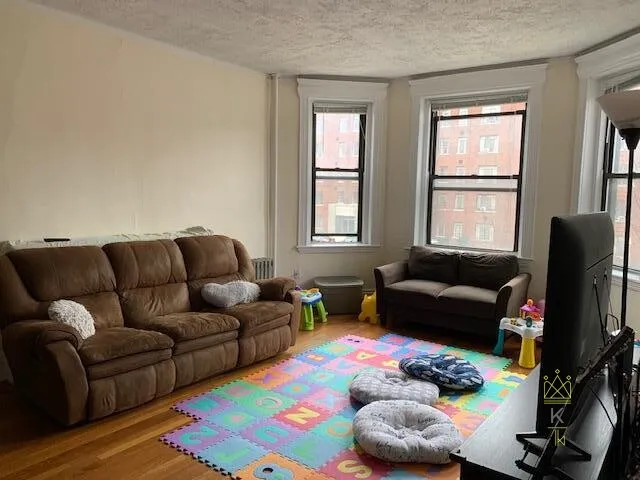 1957 Commonwealth Ave, Brighton