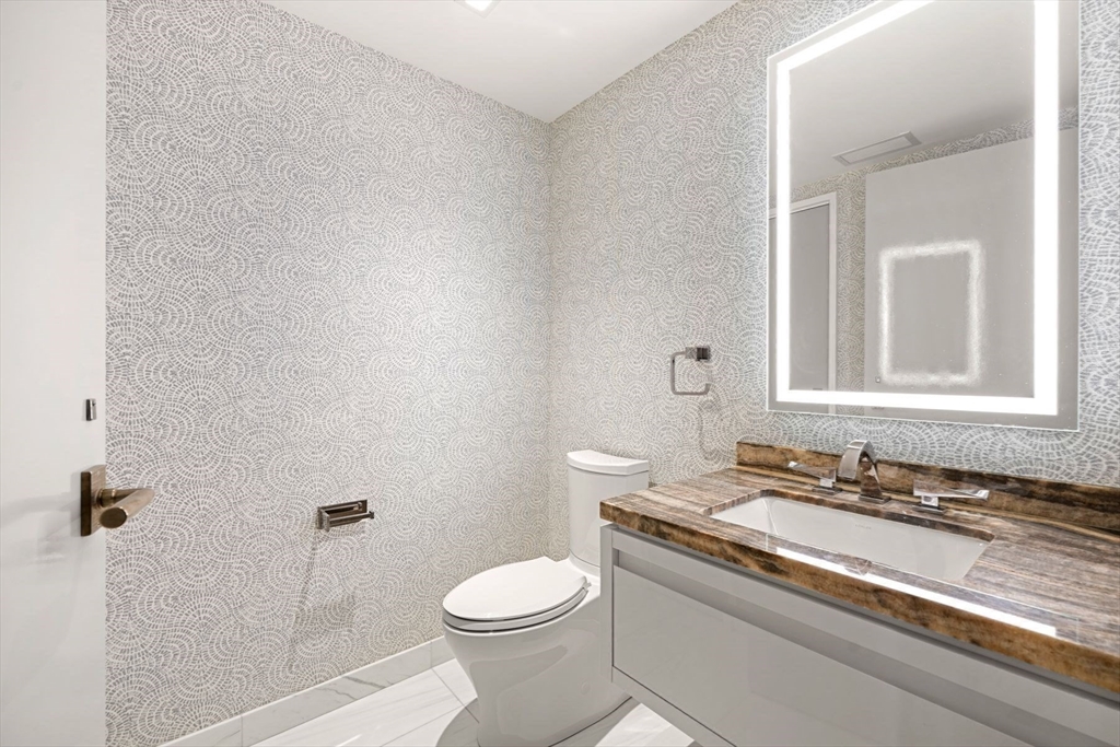 150 Seaport Boulevard, Seaport District