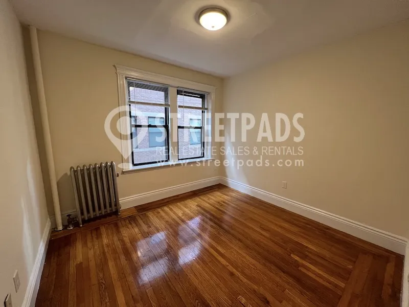 27 Park Dr, Fenway