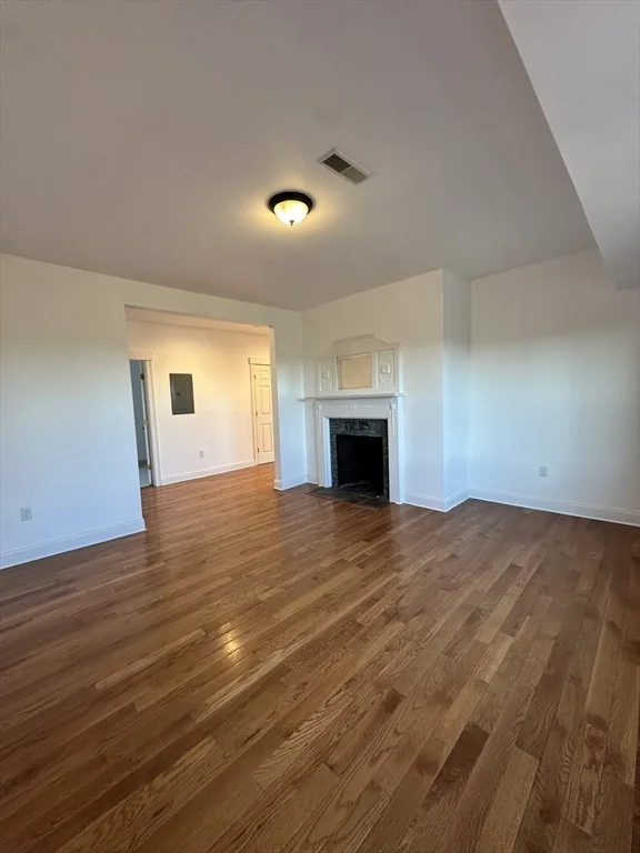 283 Broadway, Central