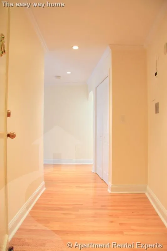 60 Brattle St, Harvard Square