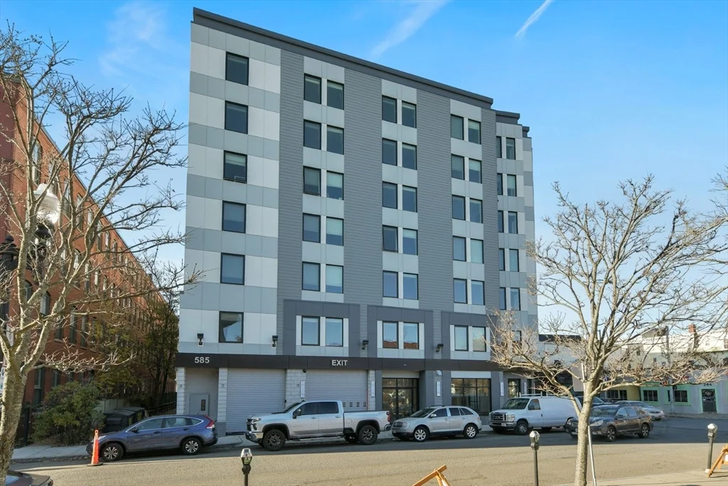 585 Essex St, Lynn