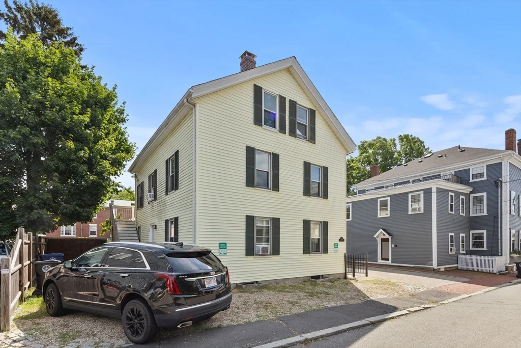 9 Hodges Ct, Salem