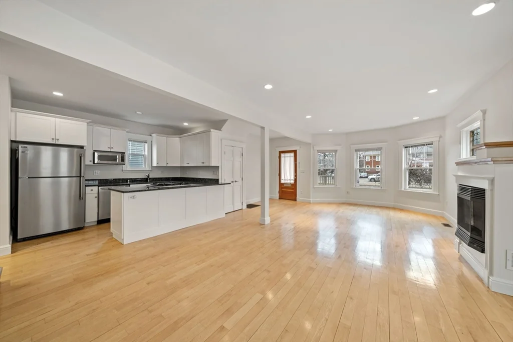 2536 Massachusetts Ave, North Cambridge