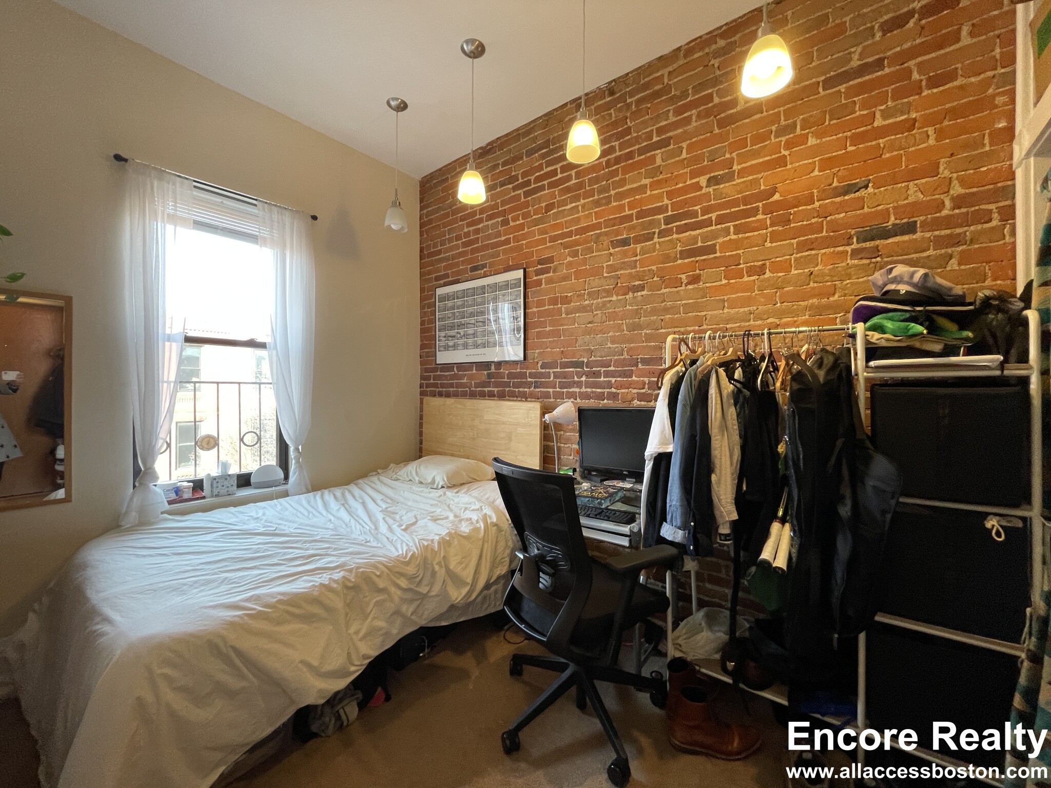 28 Symphony Rd, Fenway