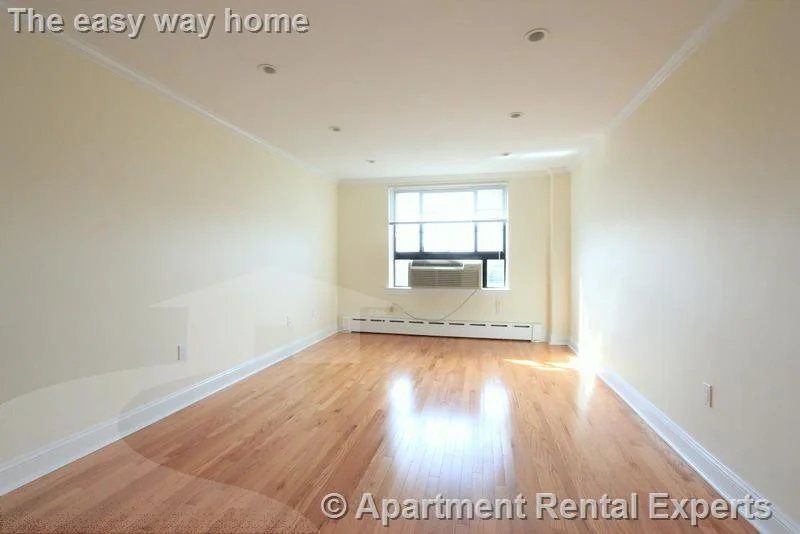 60 Brattle St, Harvard Square