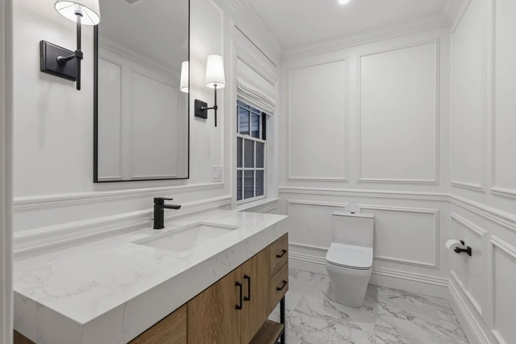 959 Chestnut St, Newton