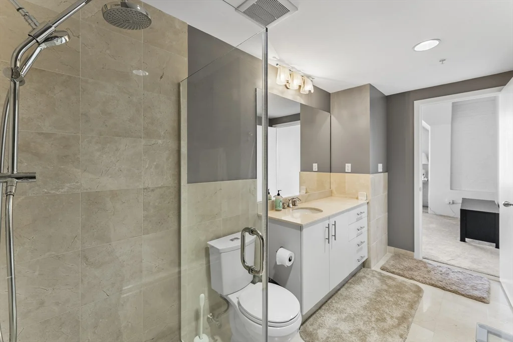 210 South, Leather District