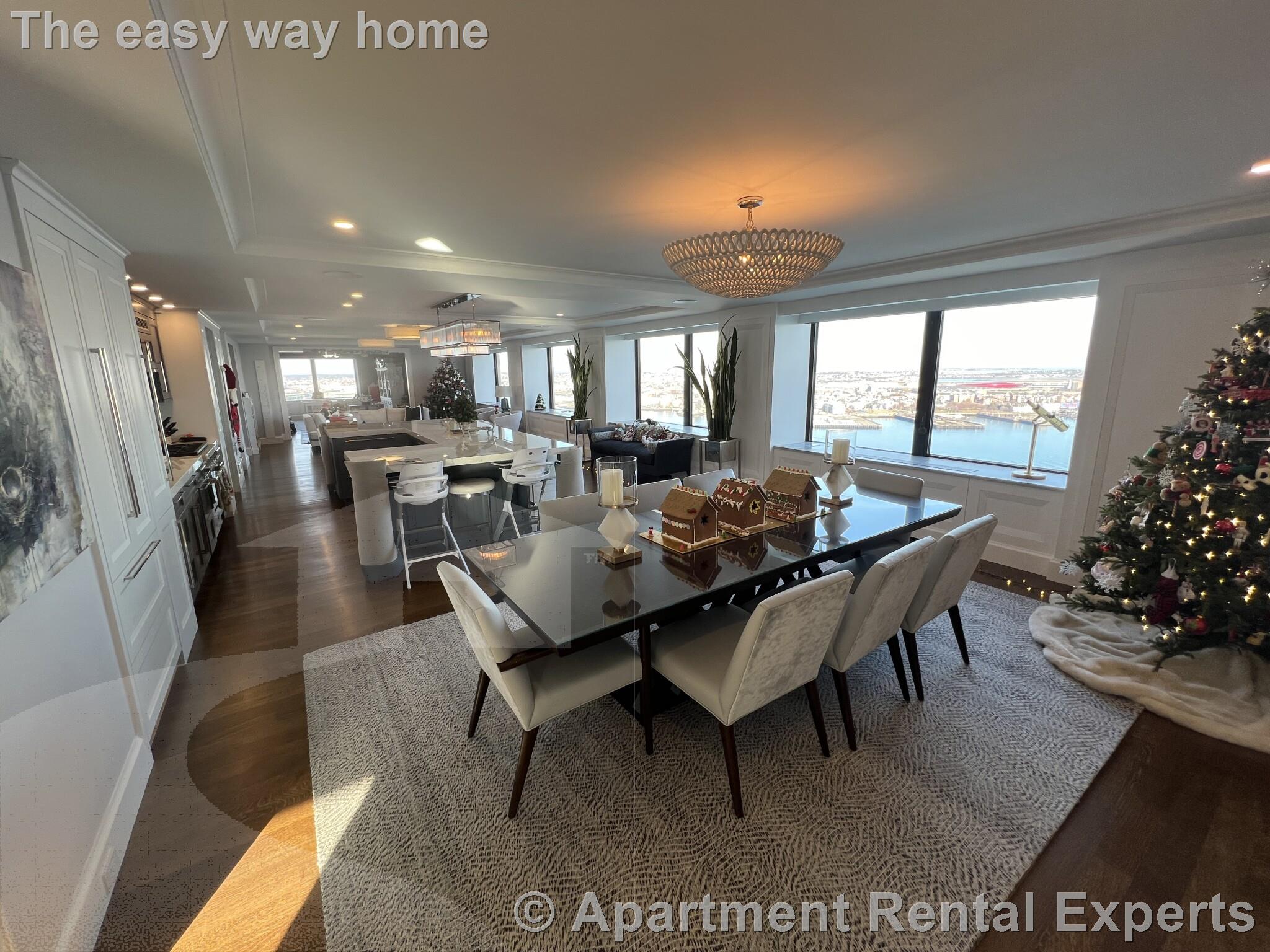 85 East India Row, Downtown