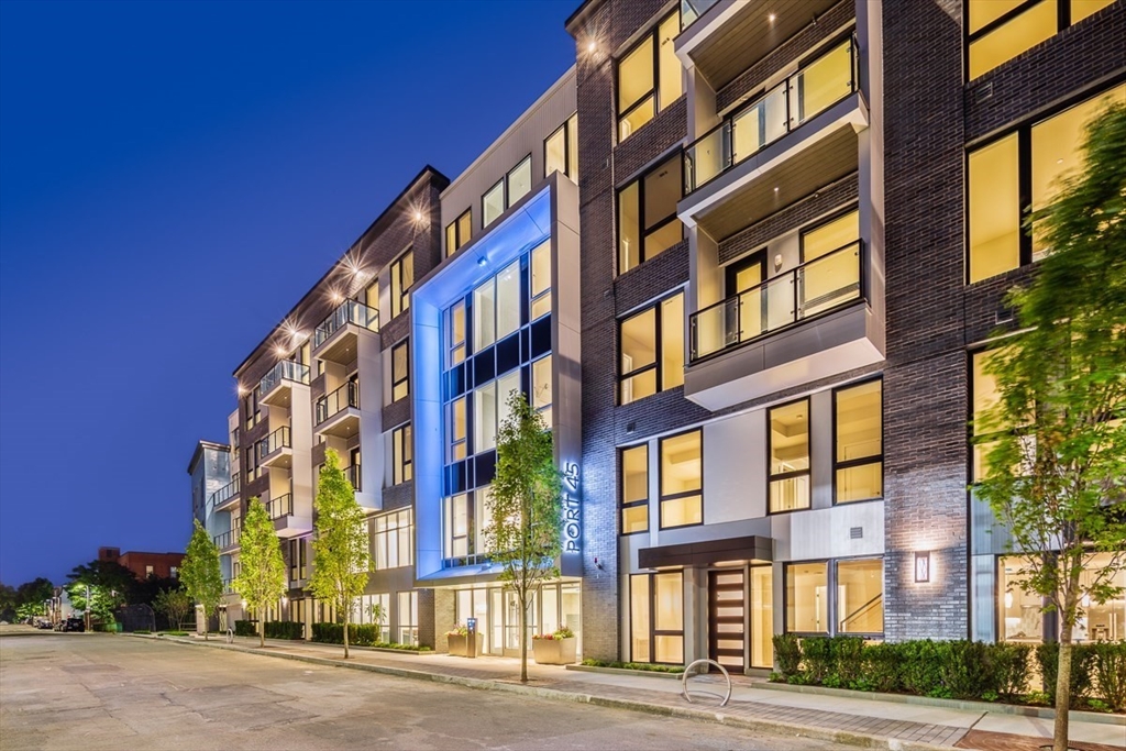 45 W 3rd St, South Boston