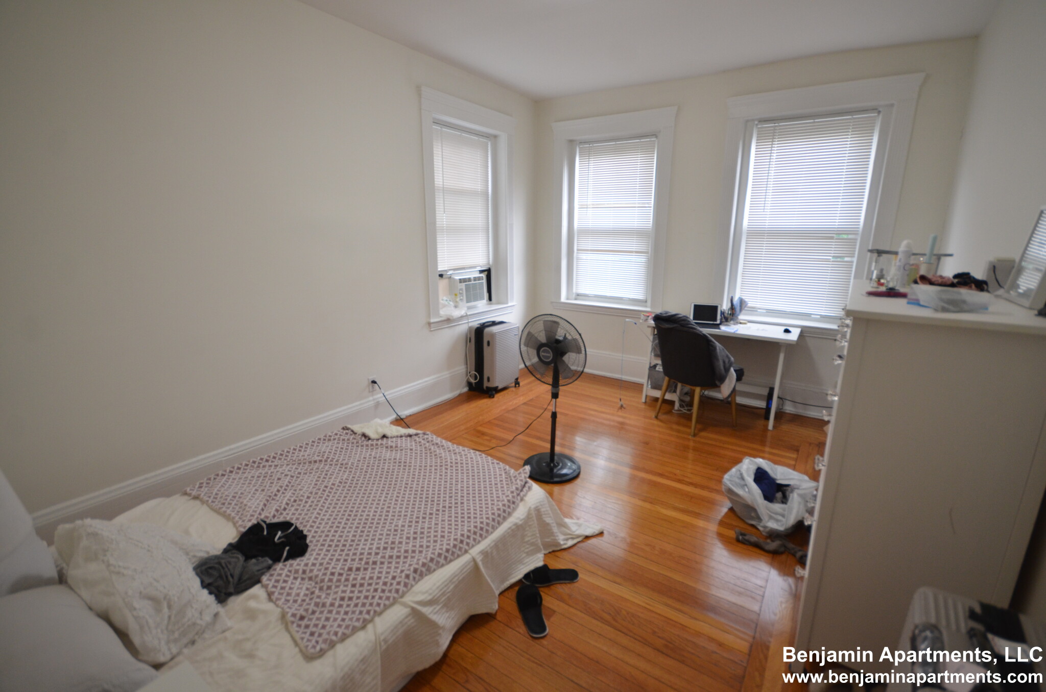 77 Brighton Ave, Allston