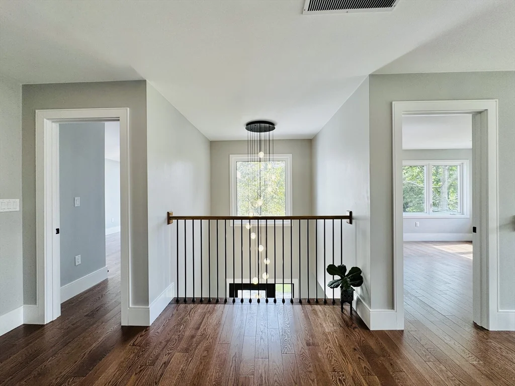 12 Linden St, Natick