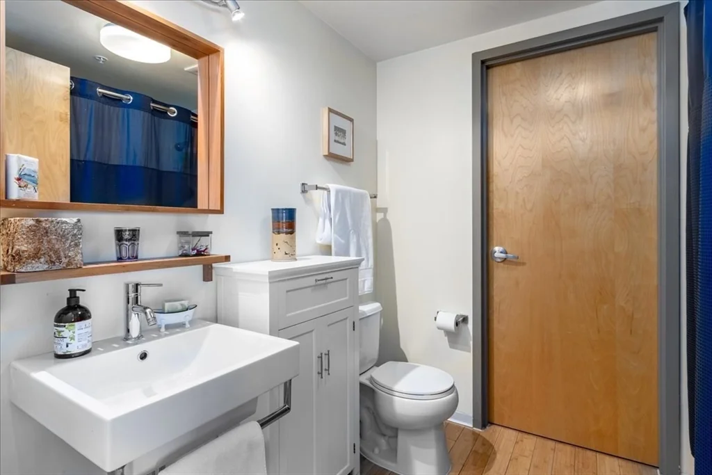 156 Porter St, East Boston