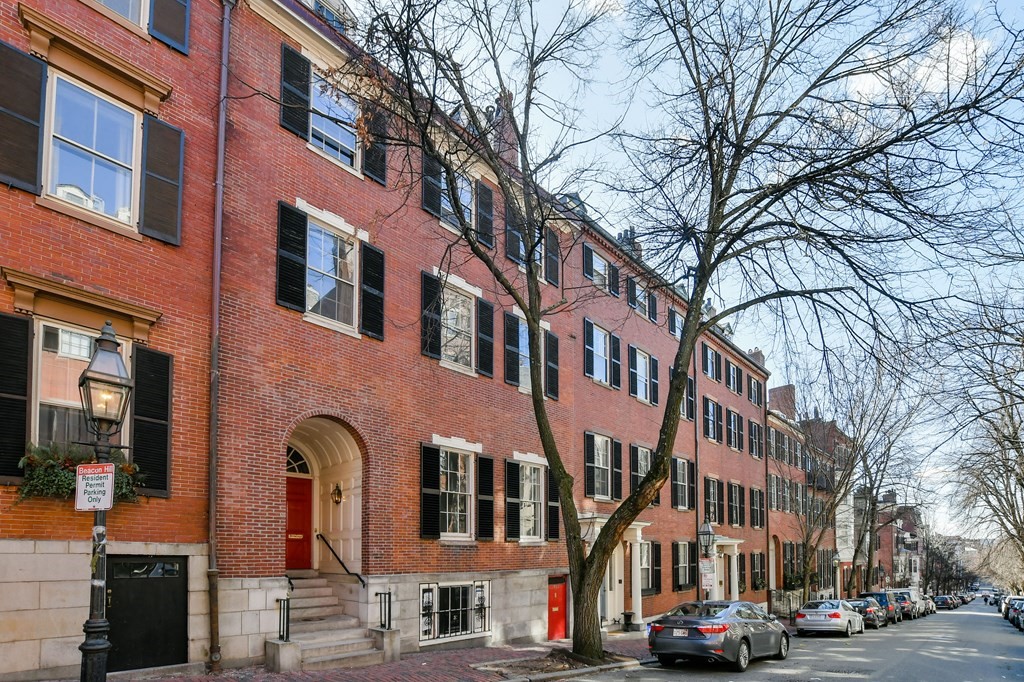 20 Chestnut St, Beacon Hill