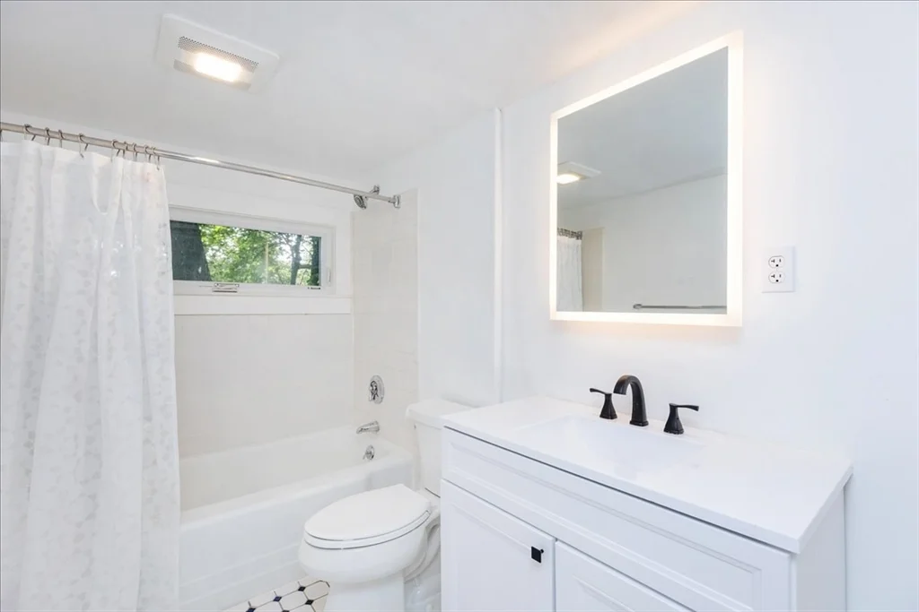 17 Boulder Rd, North Lexington