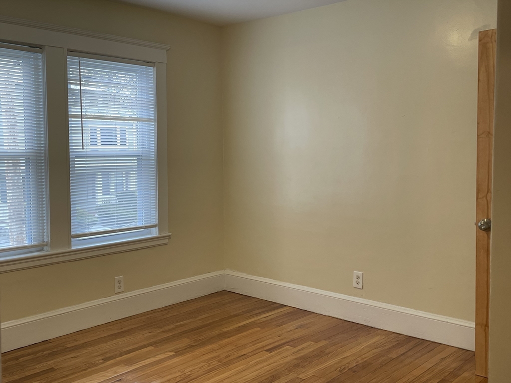 23 Lothrop Ave, Milton