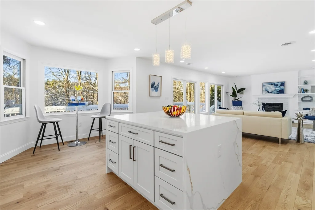 183 Gardner St, Hingham
